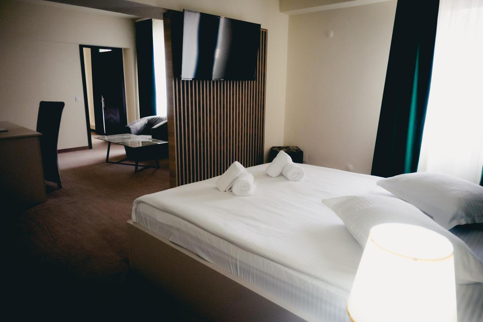 Hotel Valahia Targoviste Dış mekan fotoğraf